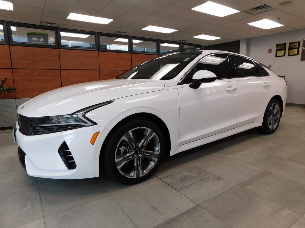 2023 Kia K5 EX's photo