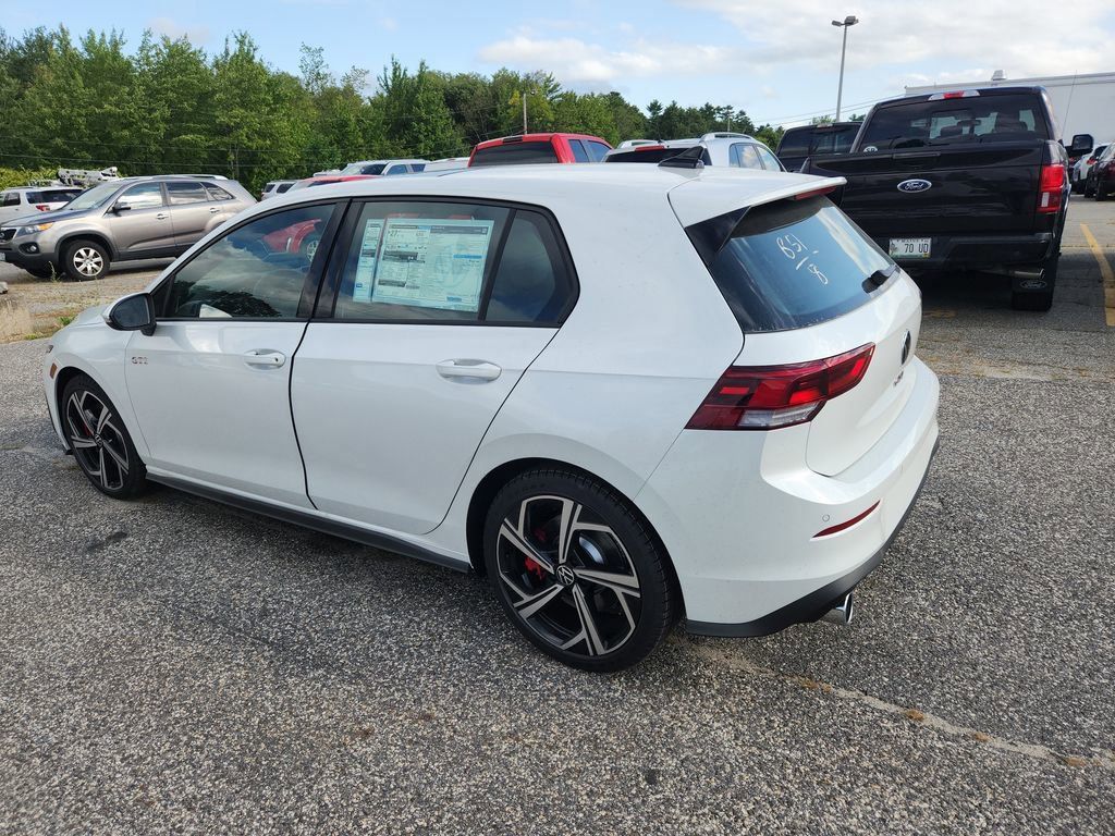 2025 Volkswagen Golf GTI SE photo 4