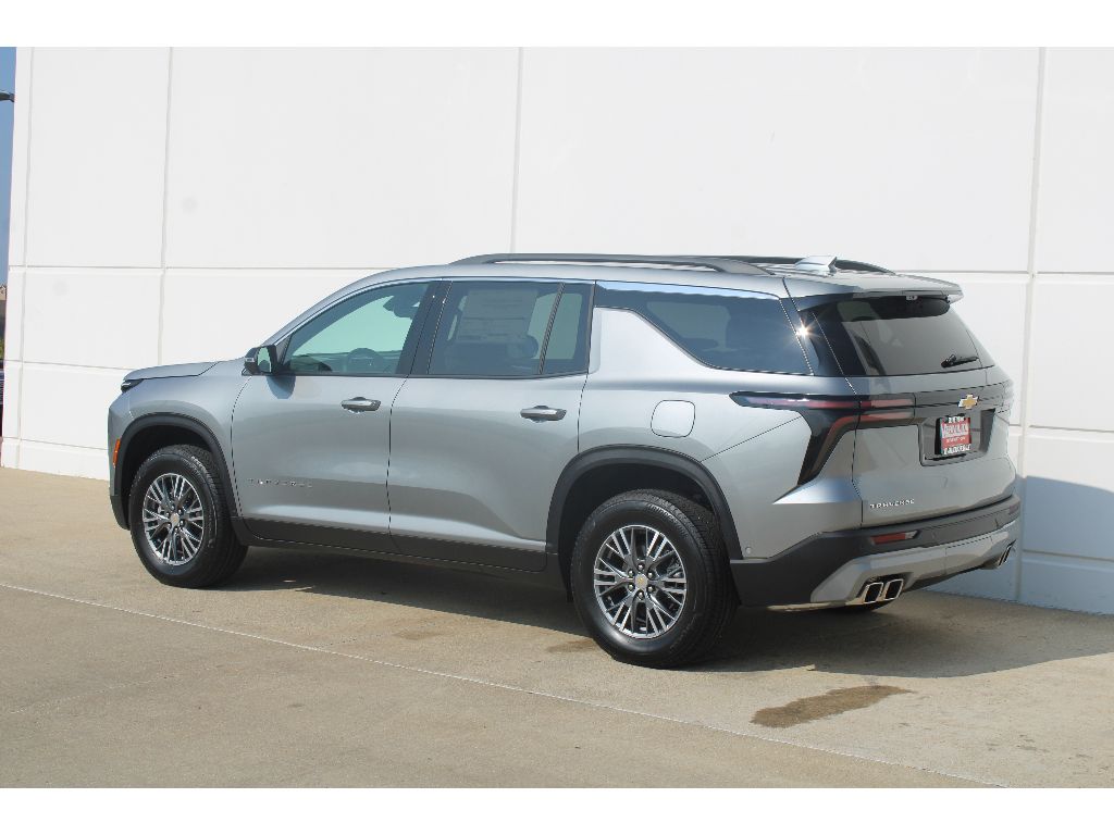 2026 Chevrolet Traverse photo 3