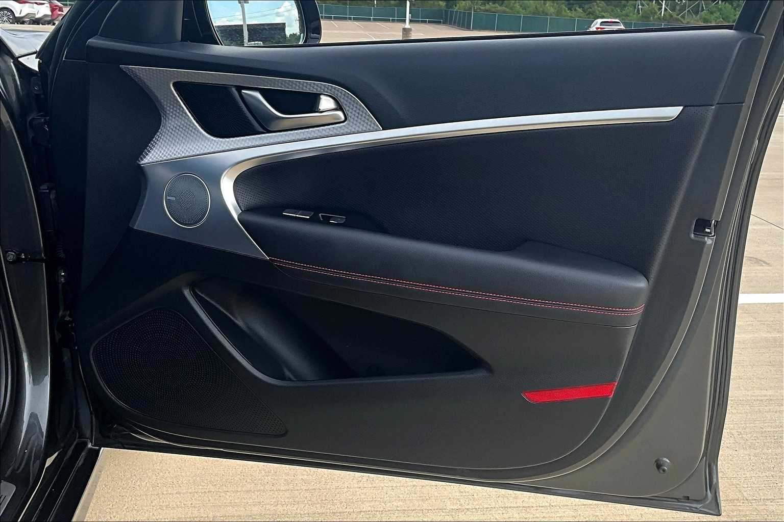 2023 Genesis G70 3.3T photo 21