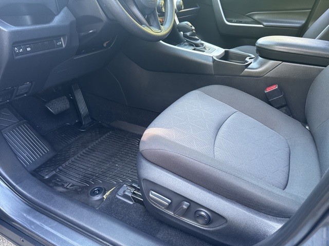 2021 Toyota RAV4 XLE photo 22
