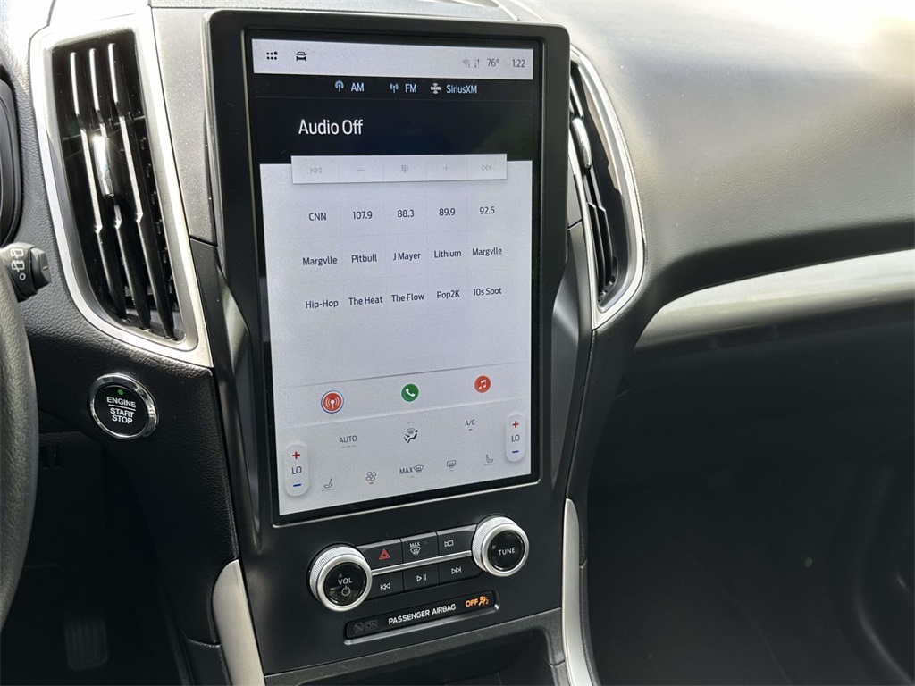 2024 Ford Edge SEL photo 3