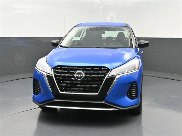 2025 Nissan Kicks Play S photo 2