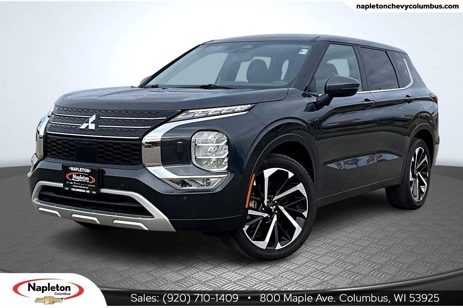 2024 Mitsubishi Outlander SE's photo