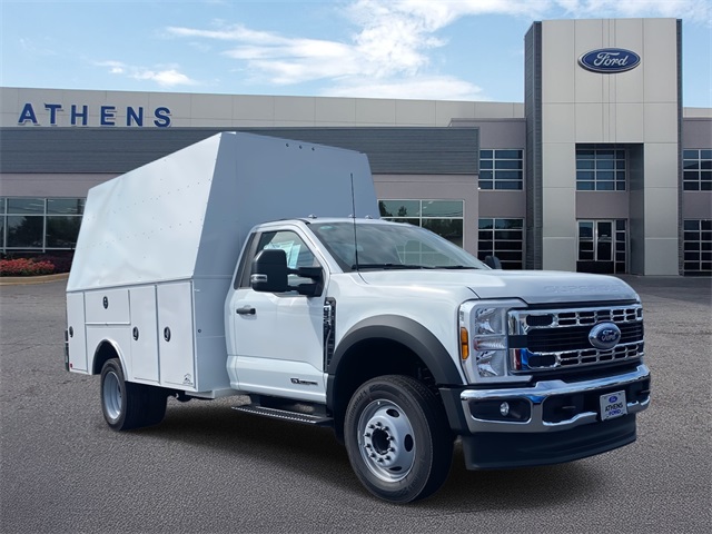 2025 Ford F-550 Super Duty Chassis Cab XL's photo