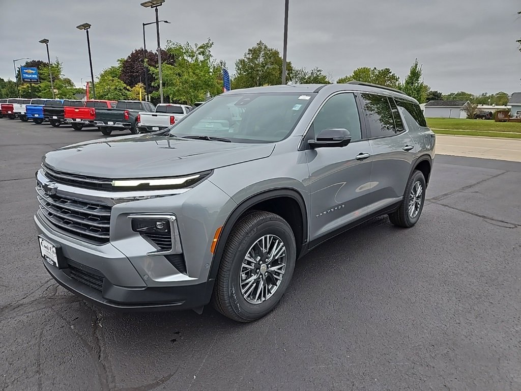 2025 Chevrolet Traverse photo 5