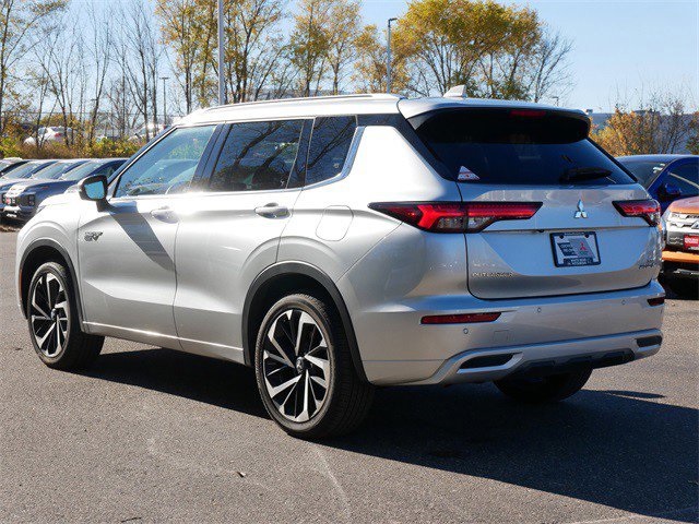 2025 Mitsubishi Outlander PHEV SEL photo 3