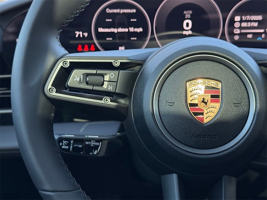 2025 Porsche Taycan photo 18