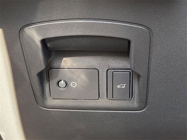 2025 Land Rover Range Rover Velar SE photo 16