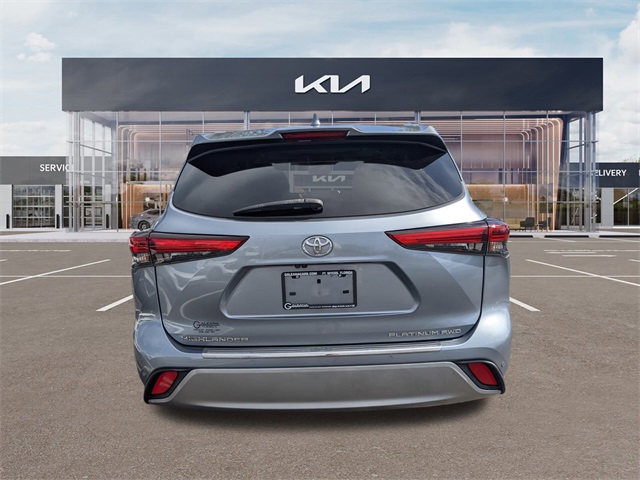 2020 Toyota Highlander Platinum photo 4