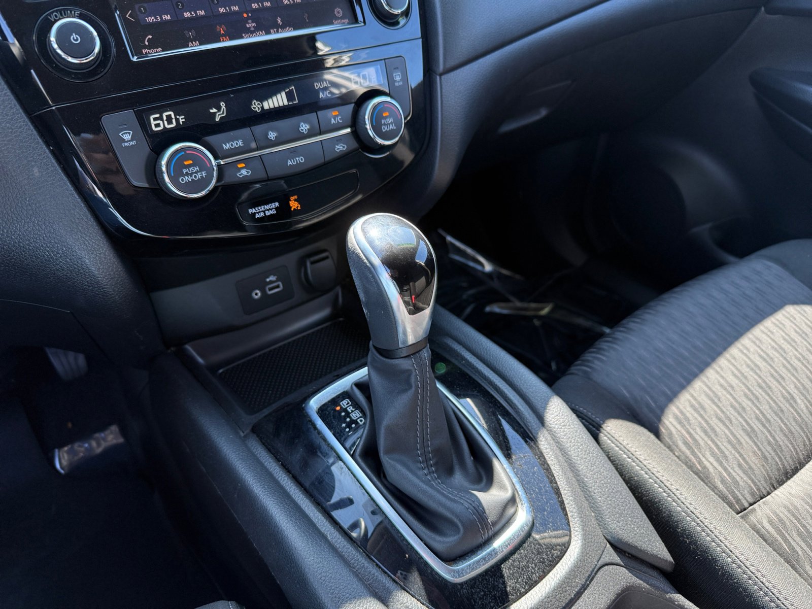2020 Nissan Rogue SV photo 12