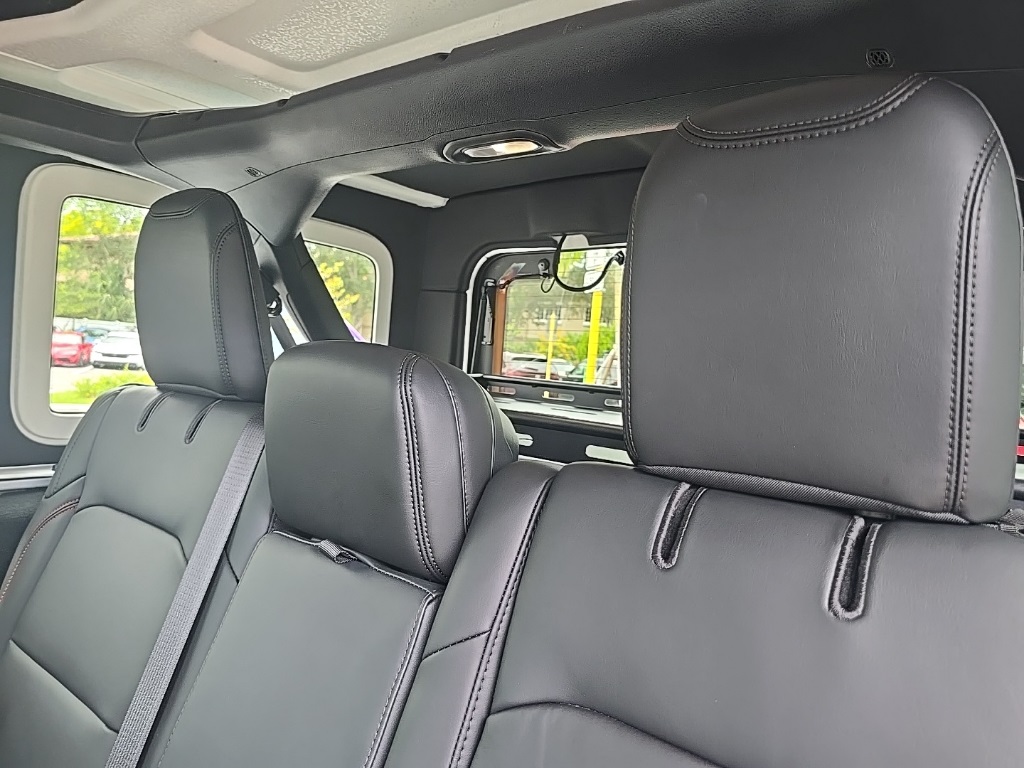2024 Jeep Wrangler Rubicon X photo 27