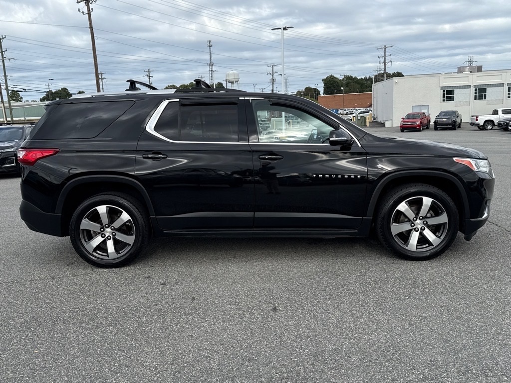2018 Chevrolet Traverse Leather photo 2