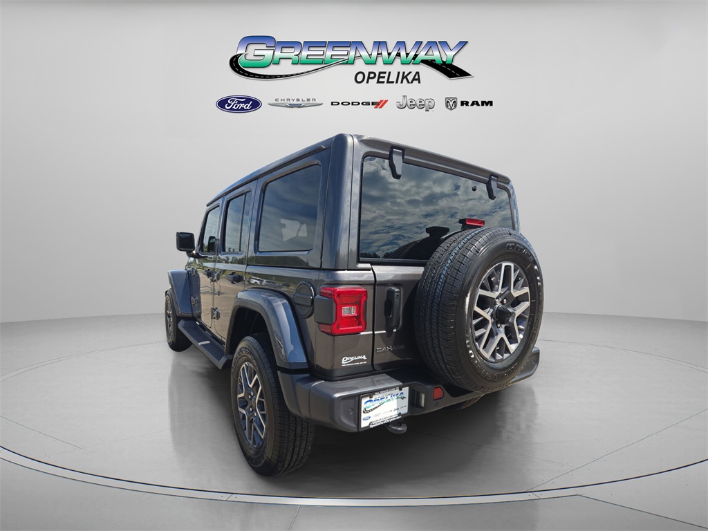 2025 Jeep Wrangler Sahara photo 3