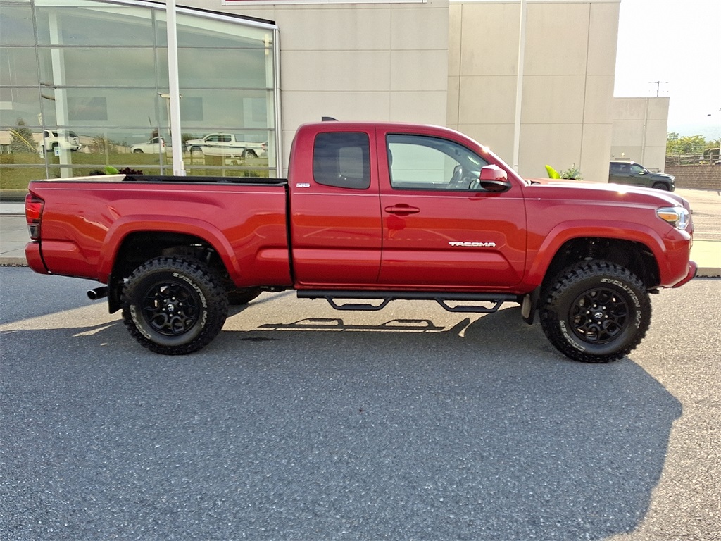2022 Toyota Tacoma SR5 4x4 Access Cab photo 12