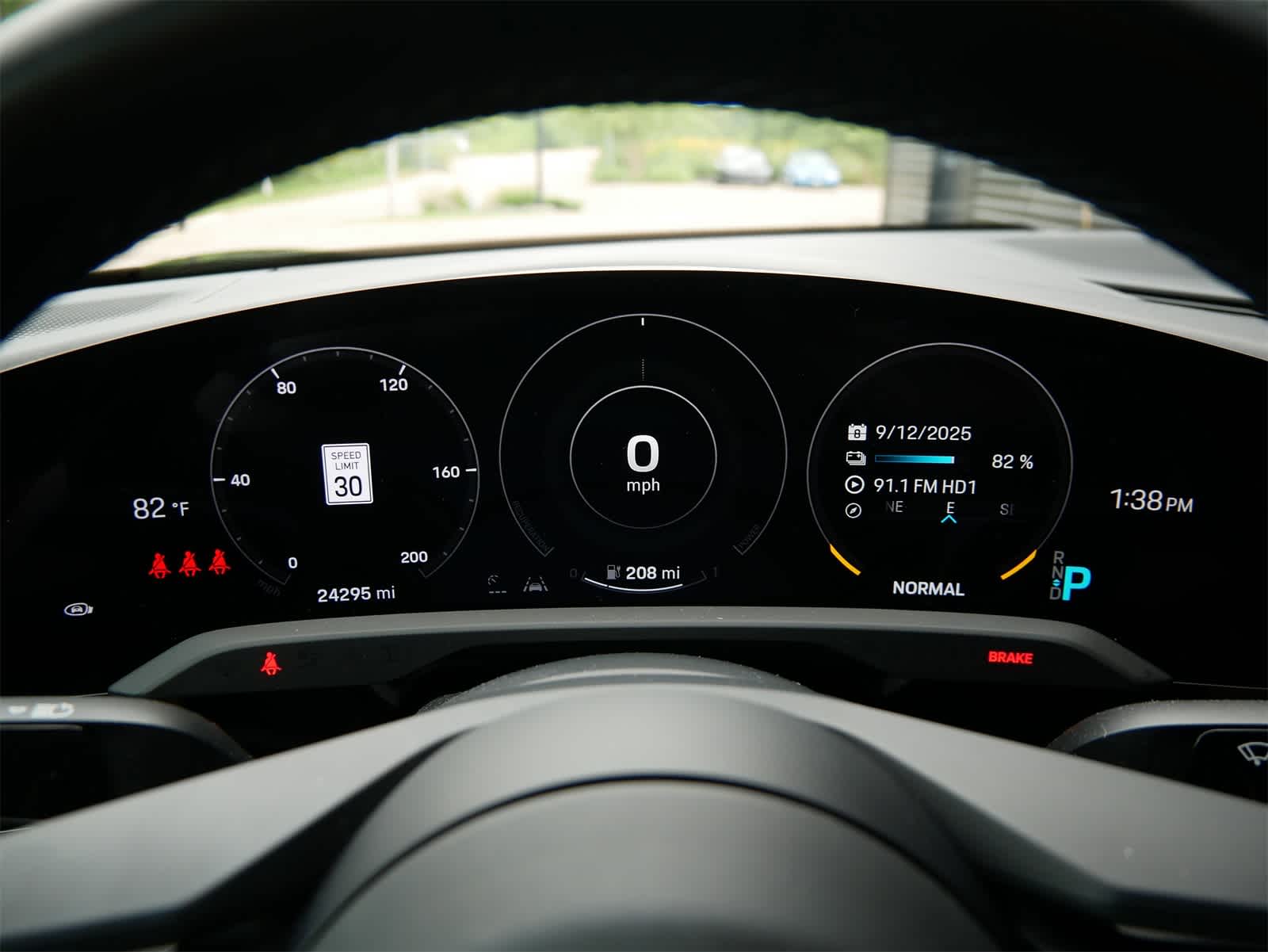 2023 Porsche Taycan photo 11