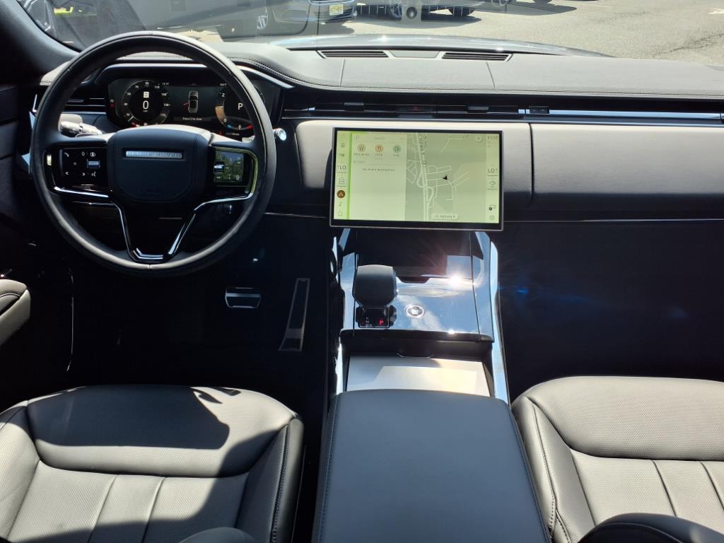 2025 Land Rover Range Rover Sport SE photo 4