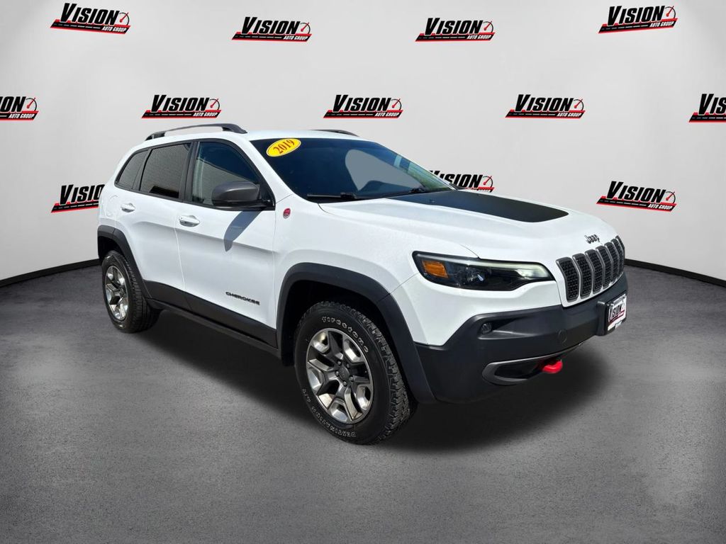 2019 Jeep Cherokee Trailhawk photo 3