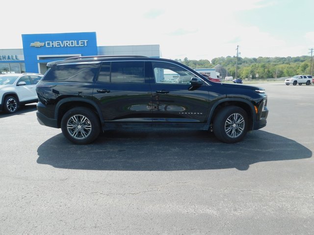2025 Chevrolet Traverse photo 9