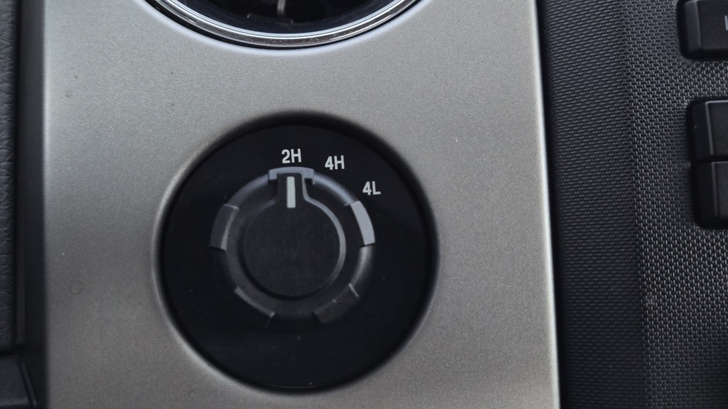 2012 Ford F-150 XLT photo 24
