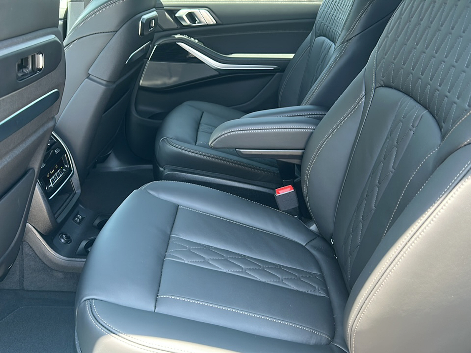 2026 Bmw X7 M60i photo 3