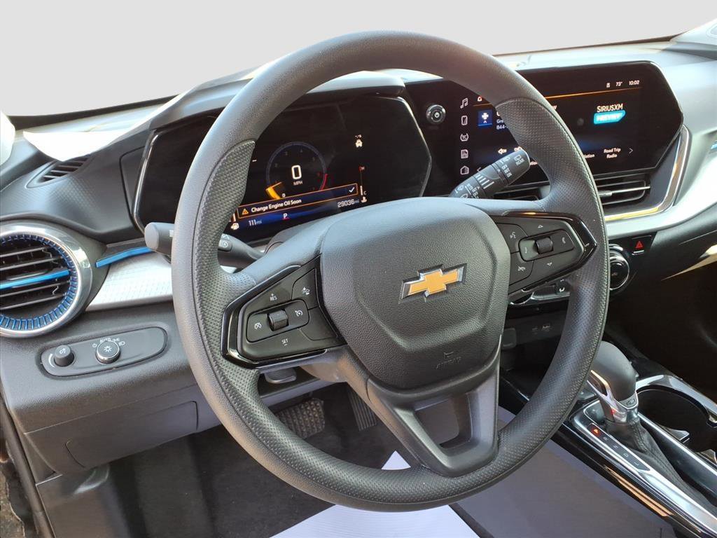 2025 Chevrolet Trax LT photo 12