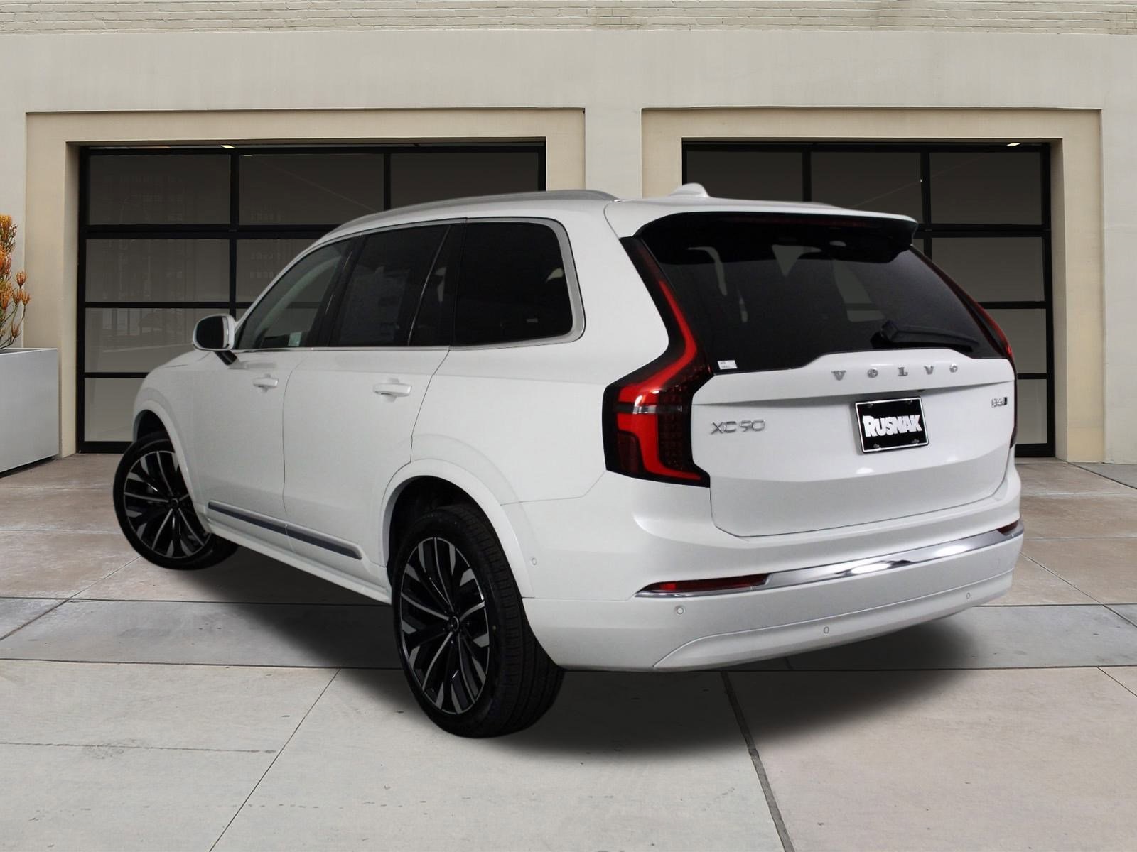 2025 Volvo XC90 Plus photo 3