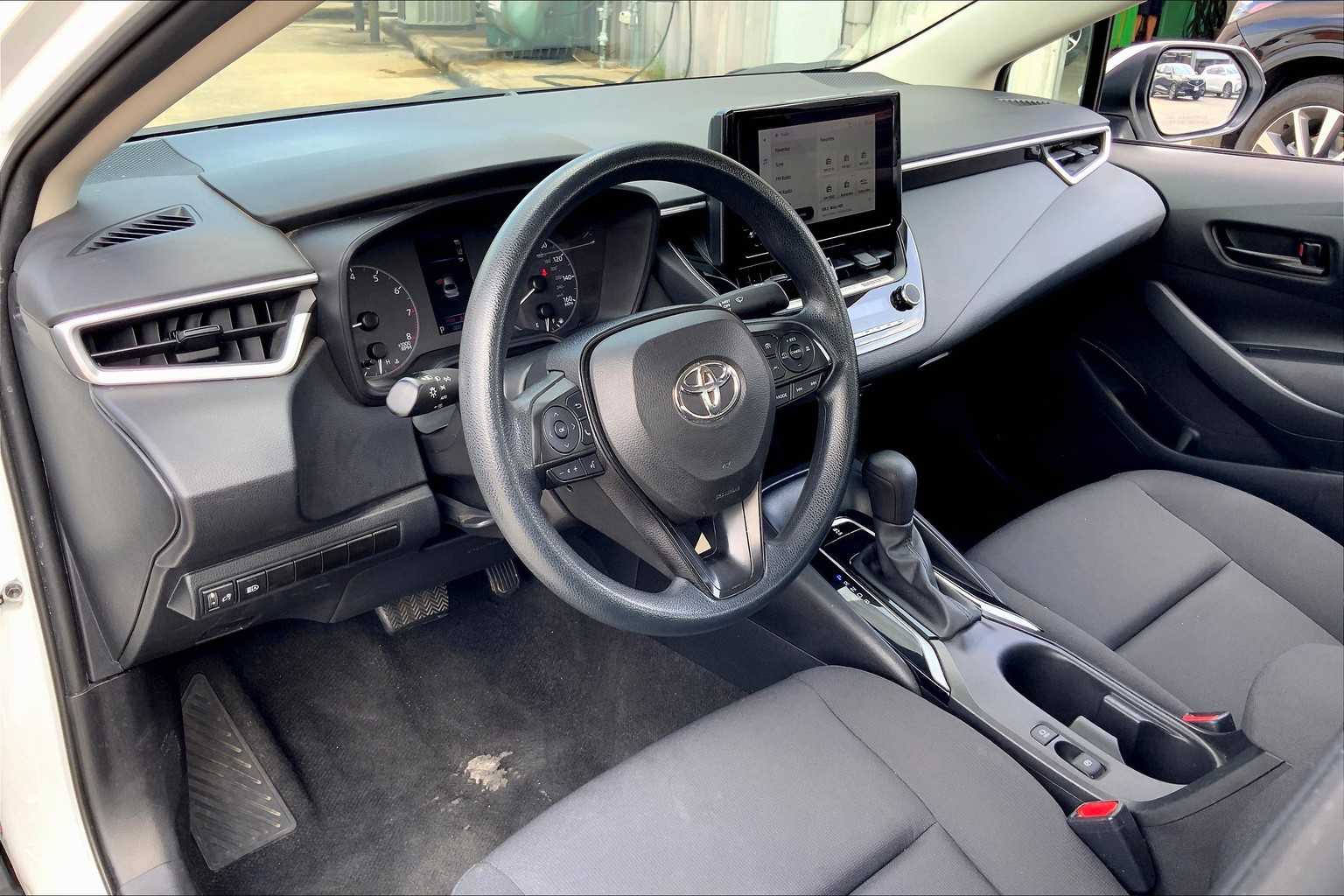 2024 Toyota Corolla LE photo 16