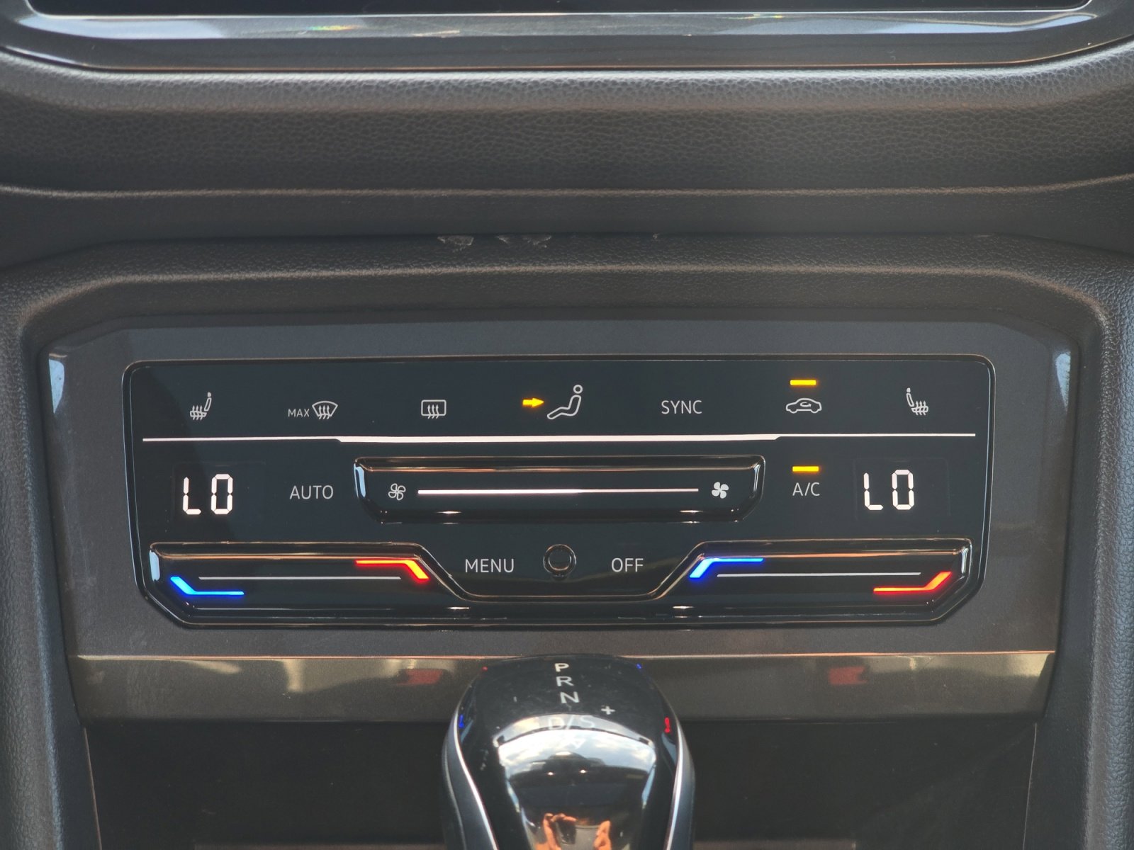 2022 Volkswagen Tiguan SE R-Line Black photo 11
