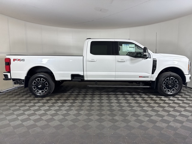 2025 Ford F-350 photo 2