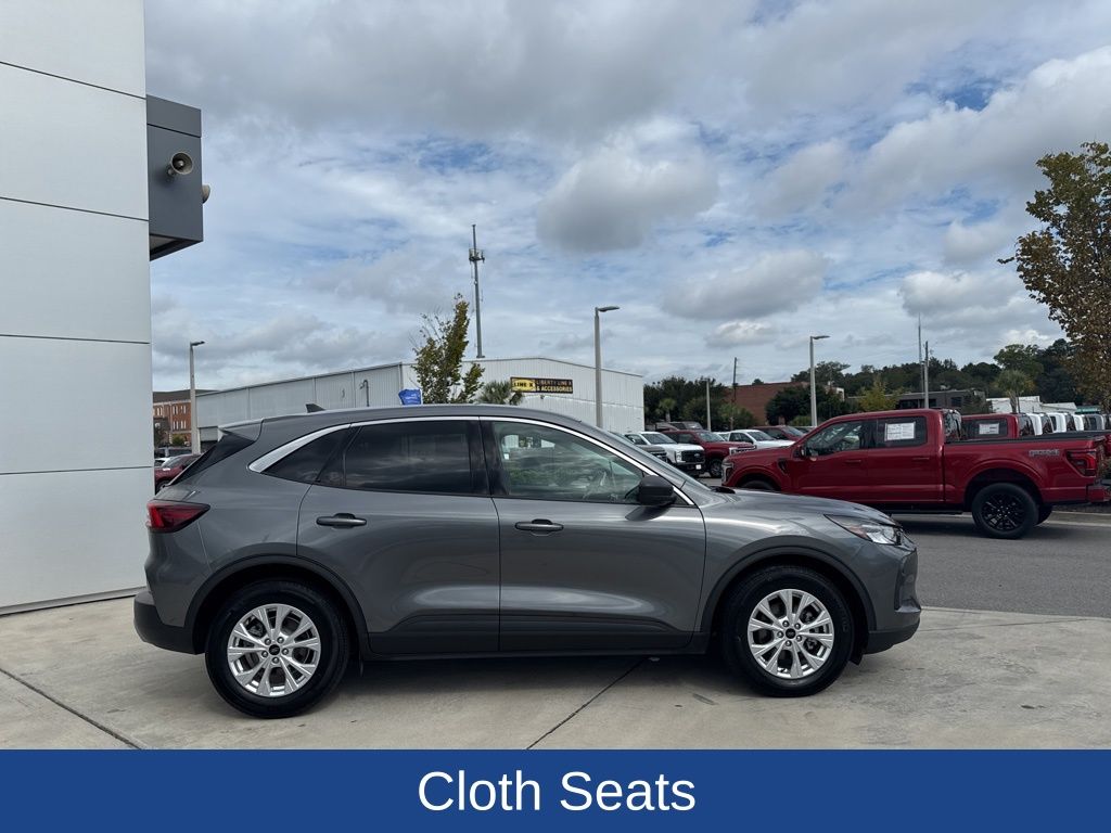 2024 Ford Escape Active photo 2