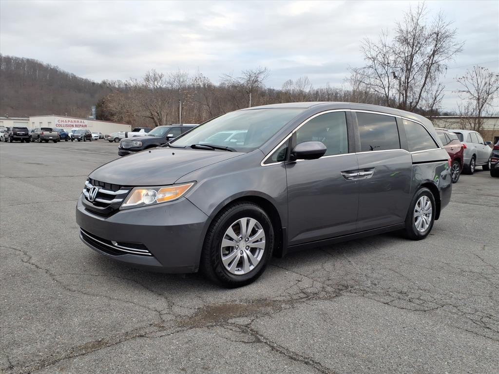 2016 Honda Odyssey SE's photo
