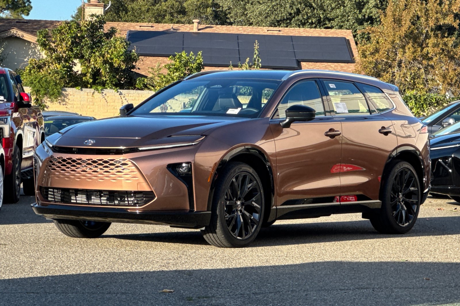 2025 Toyota Crown Signia Limited photo 2