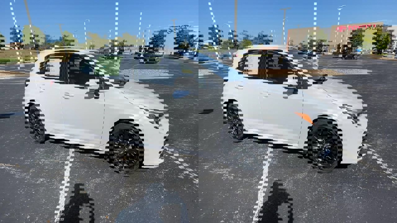 2025 Toyota Corolla XSE photo 2