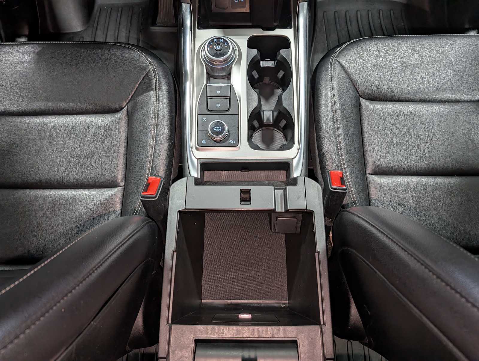 2020 Ford Explorer XLT photo 17