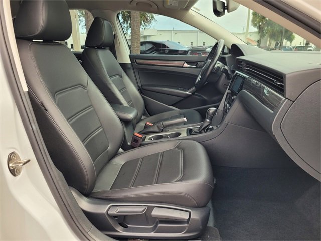2020 Volkswagen Passat 2.0T R-Line photo 14