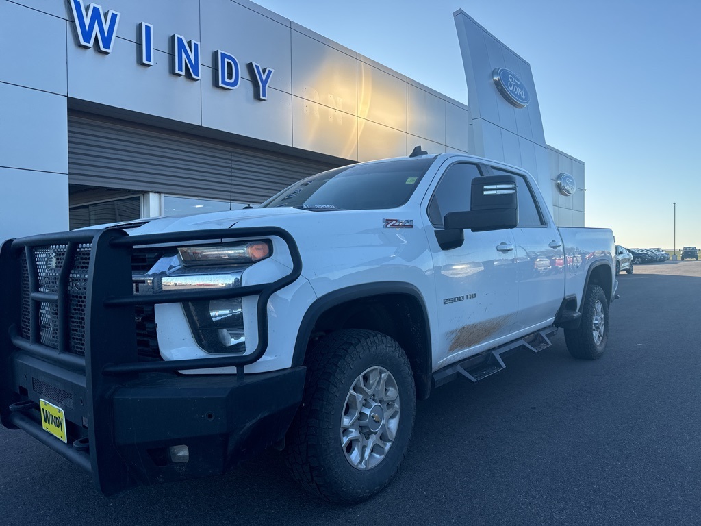 2022 Chevrolet Silverado HD LT's photo