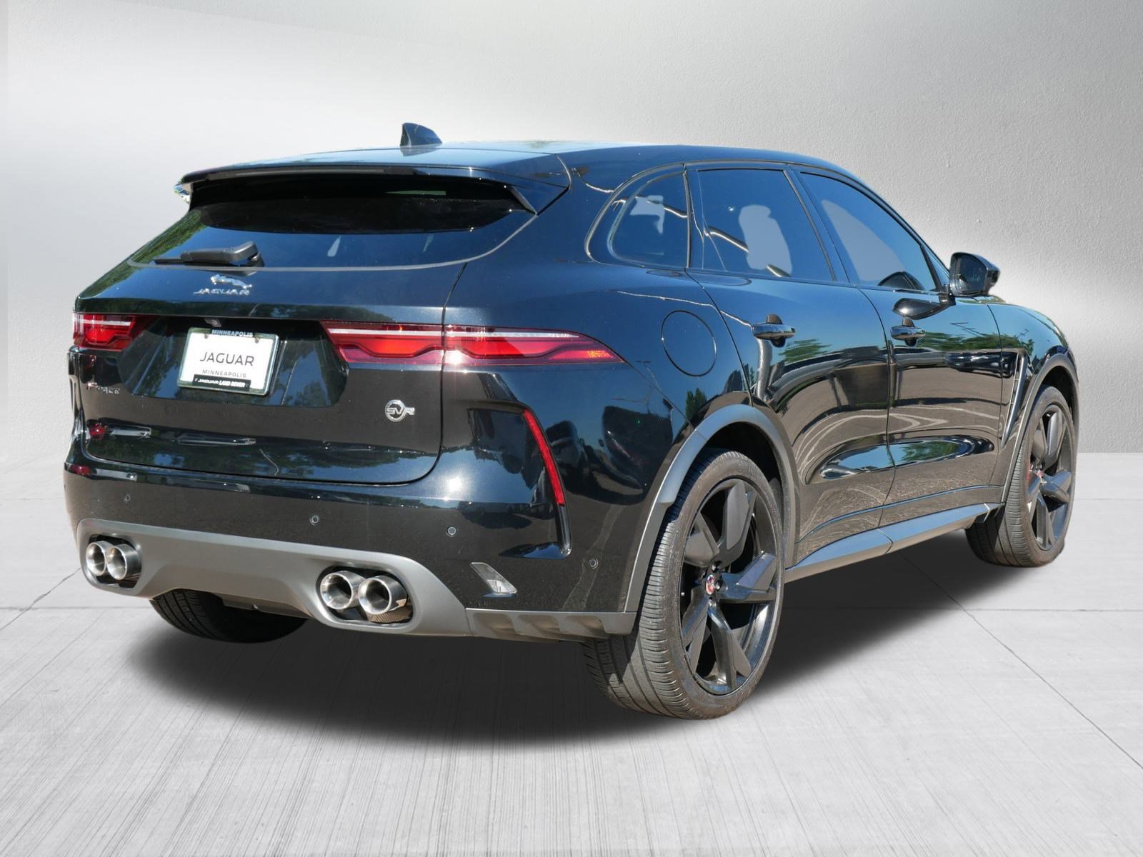 2023 Jaguar F-PACE SVR photo 5