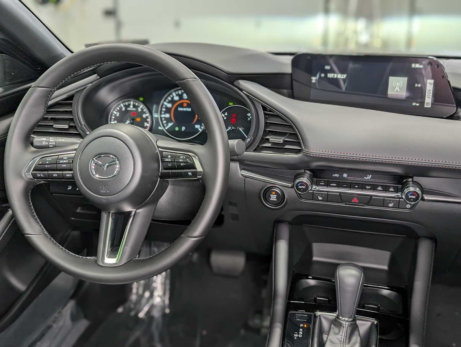 2025 Mazda Mazda3 Hatchback 2.5 s Preferred photo 3