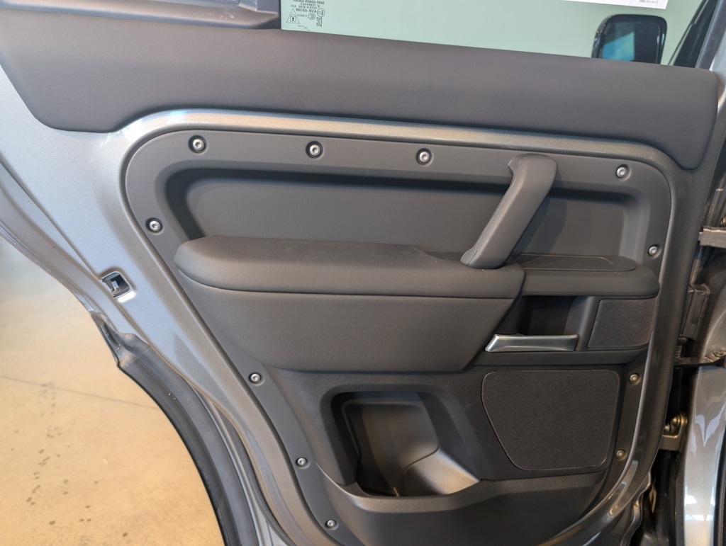 2025 Land Rover Defender 110 S photo 22