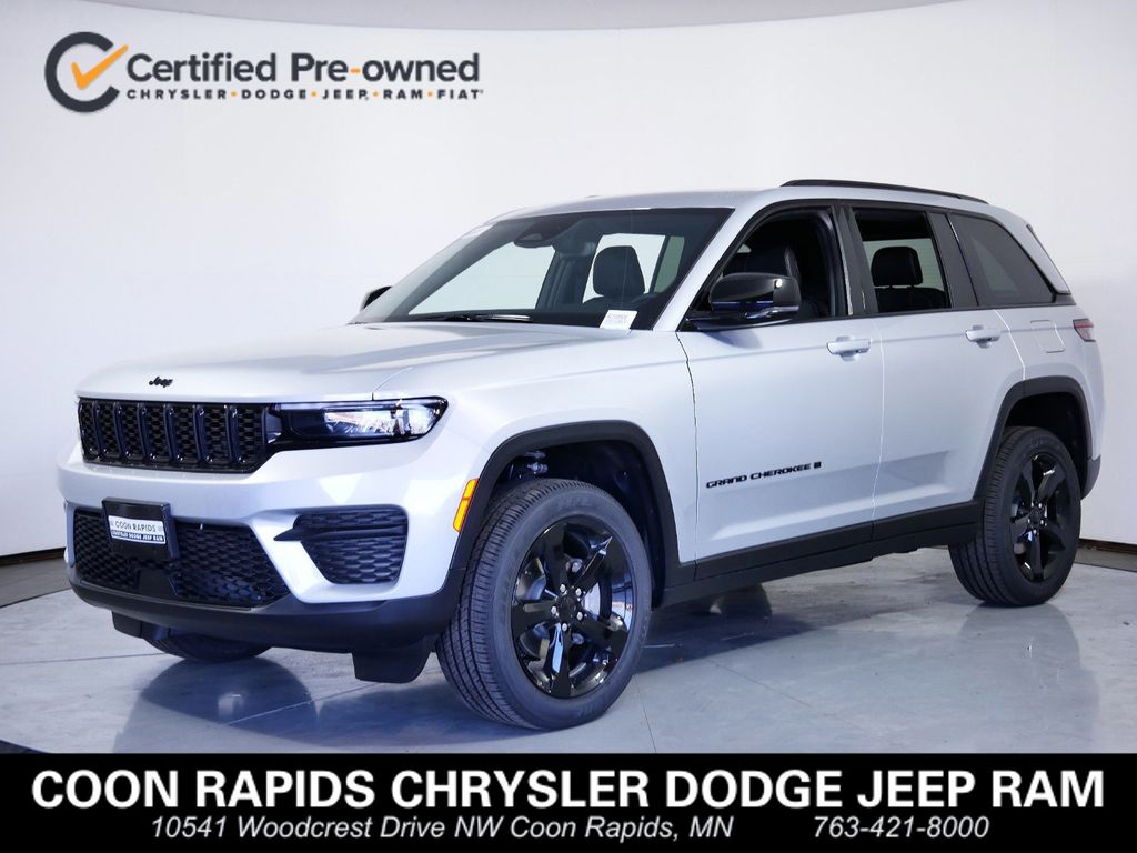 2024 Jeep Grand Cherokee Altitude's photo