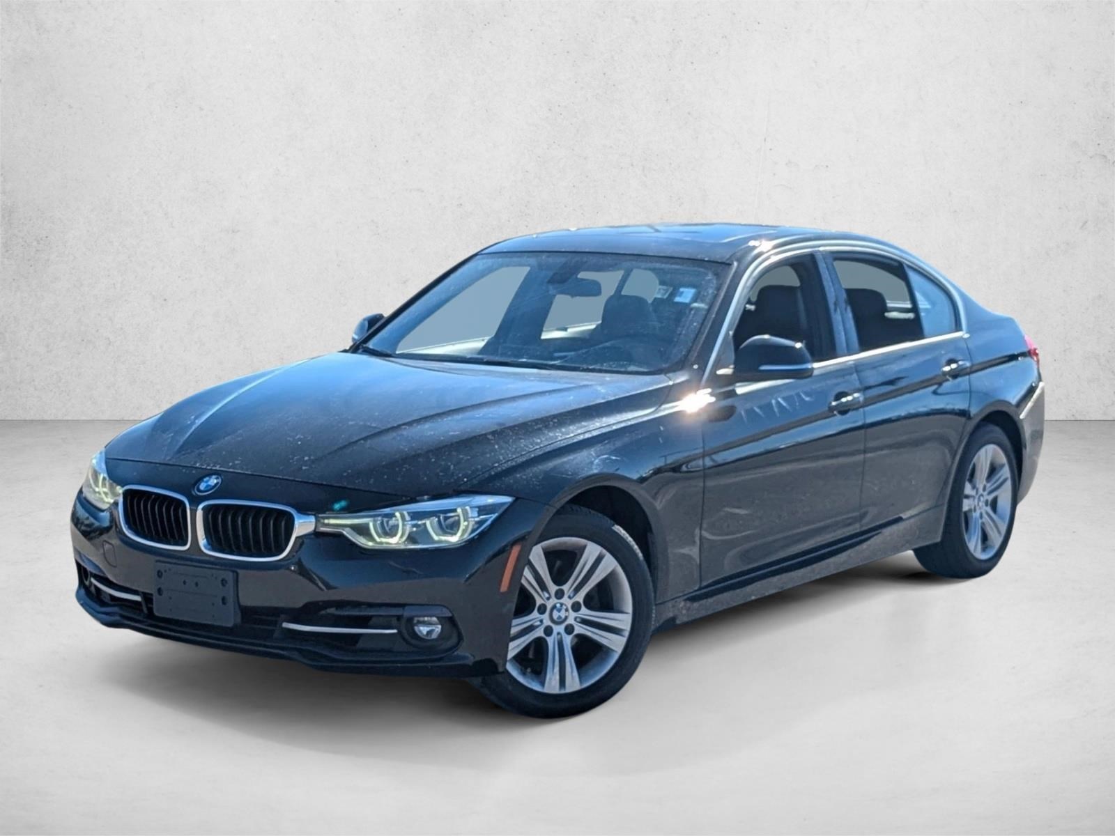 2018 BMW 3 Series 330i's photo