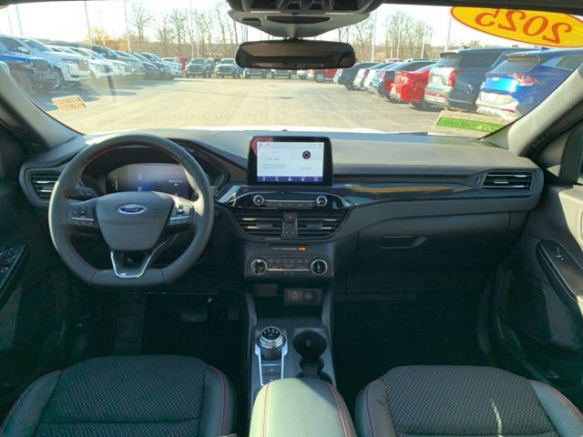 2025 Ford Escape ST-Line photo 26