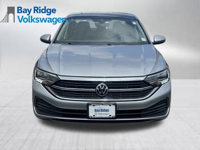 3VW7M7BU2NM004810