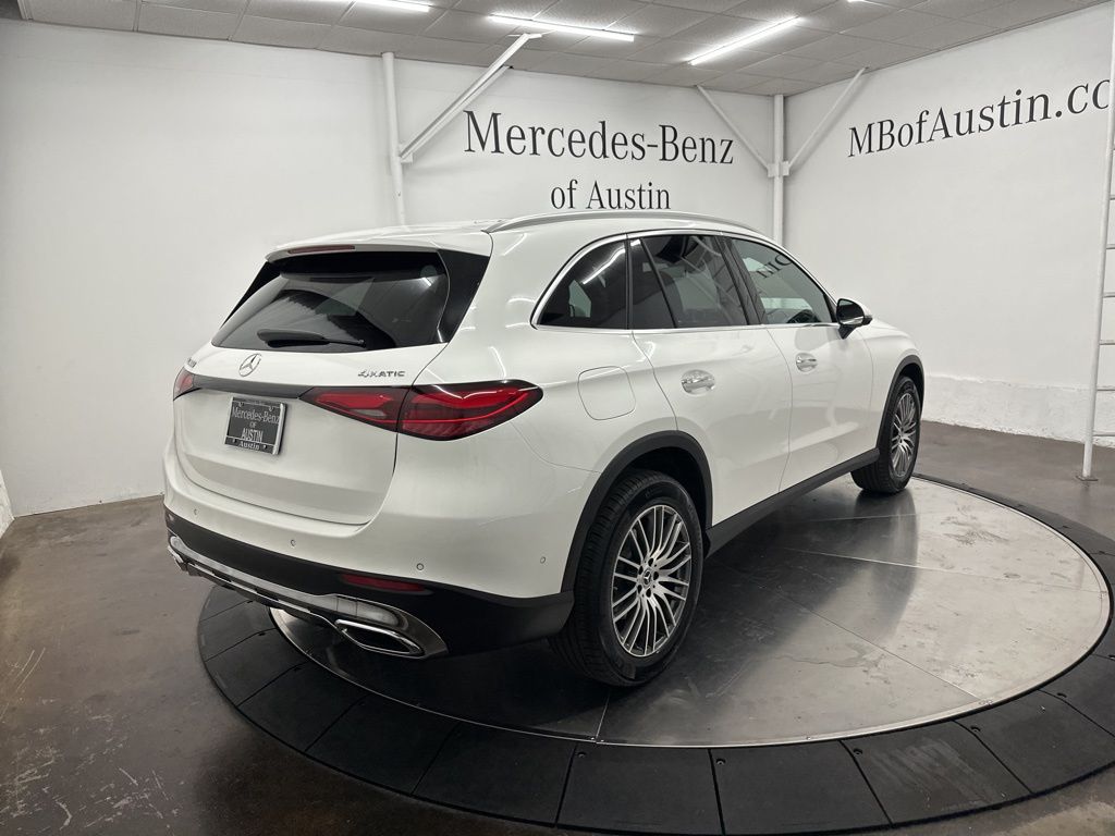 2026 Mercedes Benz GLC 300 4MATIC photo 2
