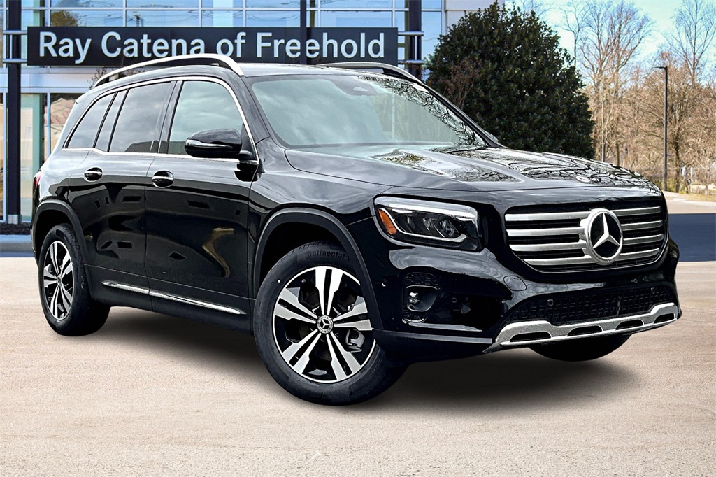 2025 Mercedes Benz GLB 250 4MATIC photo 2