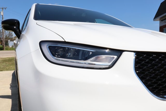 2025 Chrysler Pacifica photo 4