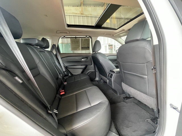 2023 Nissan Rogue SV photo 25