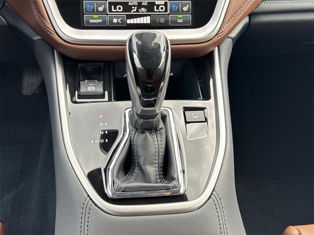 2025 Subaru Outback Touring XT photo 20