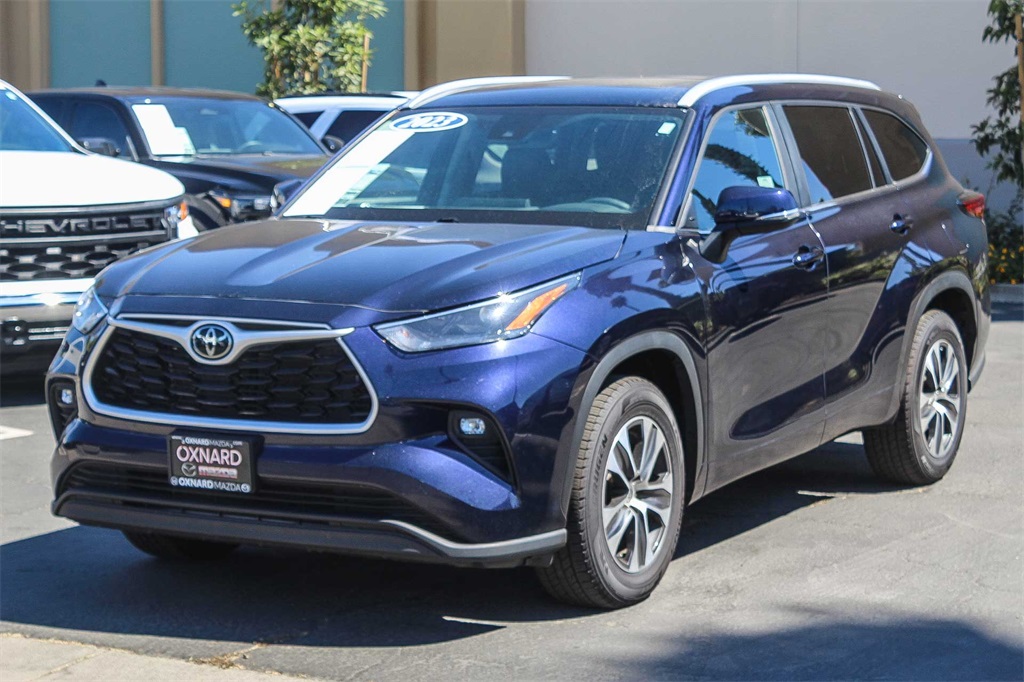 2023 Toyota Highlander XLE photo 2